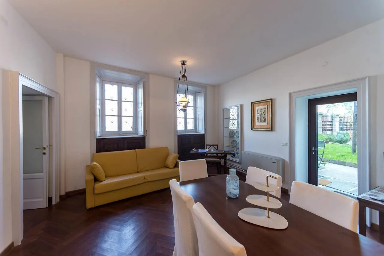 Villa Rachele Fiumelatte 0*,